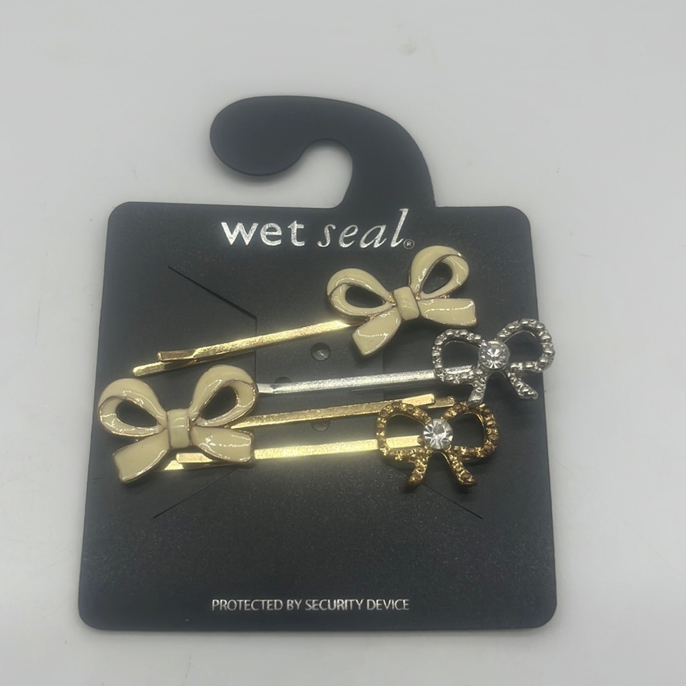 Wet seal bow barrettes lot of 4 new on card